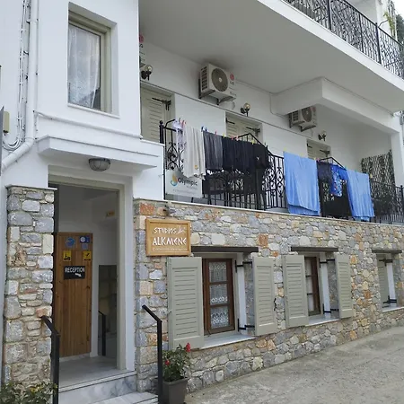 Alkmene Aparthotel 4*