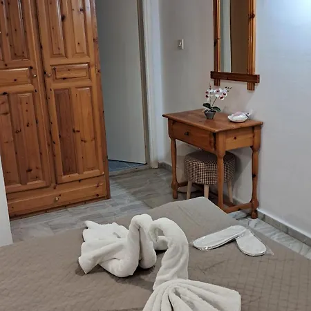 Alkmene Aparthotel