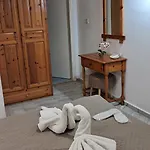 Alkmene Aparthotel